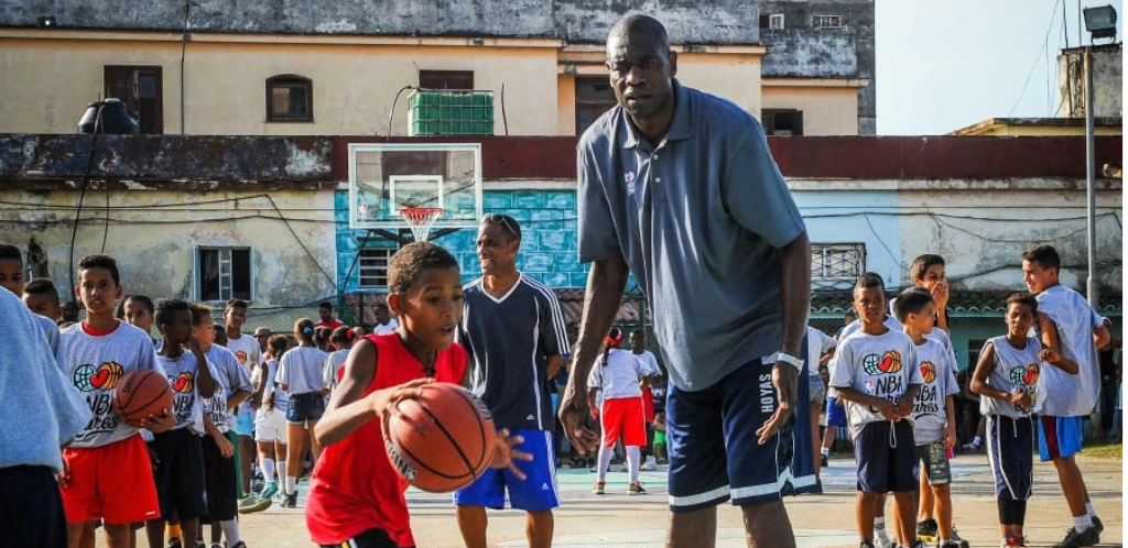 NBA Legend Dikembe Mutombo Dies at 58 Due to Brain Cancer